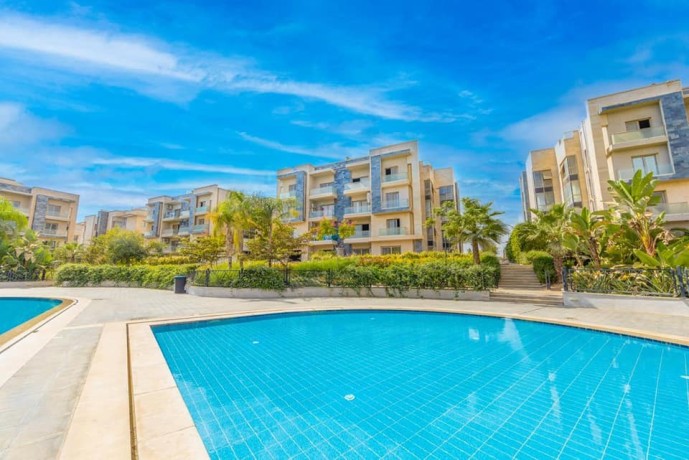 shk-llbyaa-152m-astlam-fory-fy-galyrya-galleria-altgmaa-alkhams-baltksyt-big-2